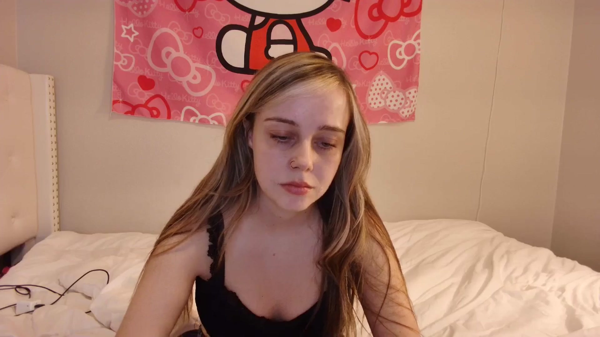 Gallery image thumbnail from lunalovelyy's myfreecams stream on, 11/29/2024, 10:29 image 18 of 20
