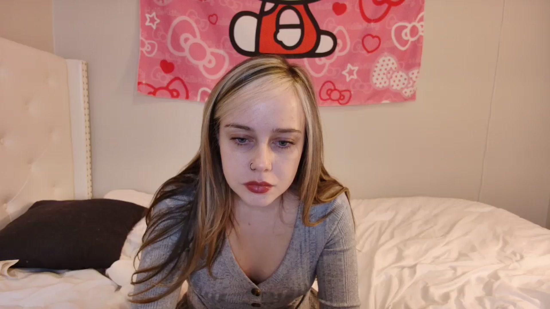 Gallery image thumbnail from lunalovelyy's myfreecams stream on, 12/06/2024, 07:59 image 17 of 20