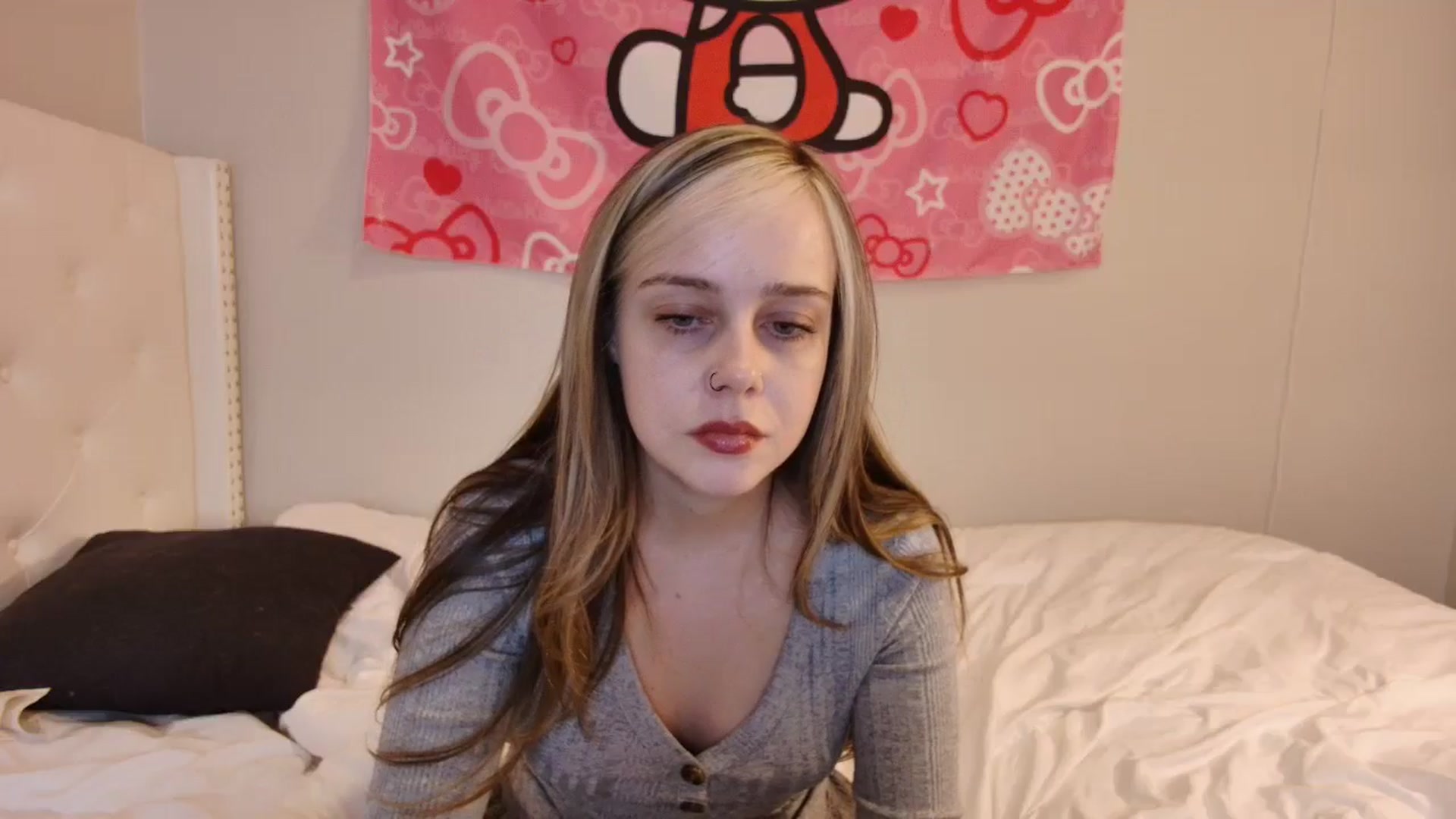 Gallery image thumbnail from lunalovelyy's myfreecams stream on, 12/06/2024, 07:59 image 20 of 20