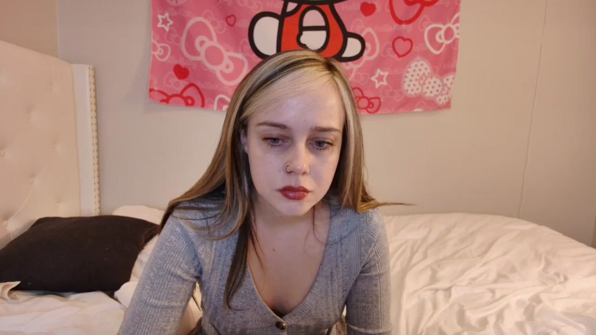 Gallery image thumbnail from lunalovelyy's myfreecams stream on, 12/06/2024, 07:59 image 15 of 20