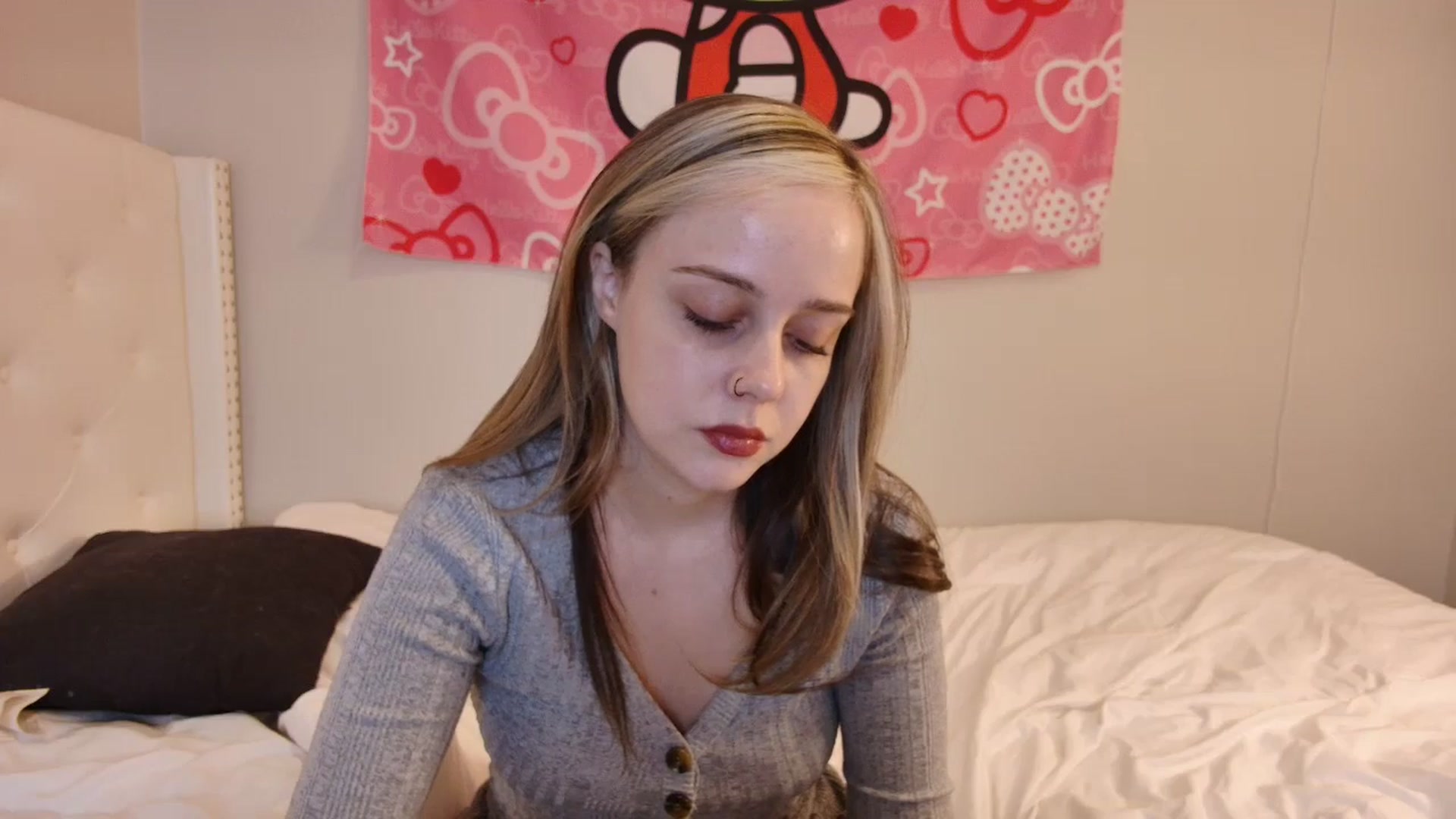 Gallery image thumbnail from lunalovelyy's myfreecams stream on, 12/06/2024, 07:59 image 11 of 20