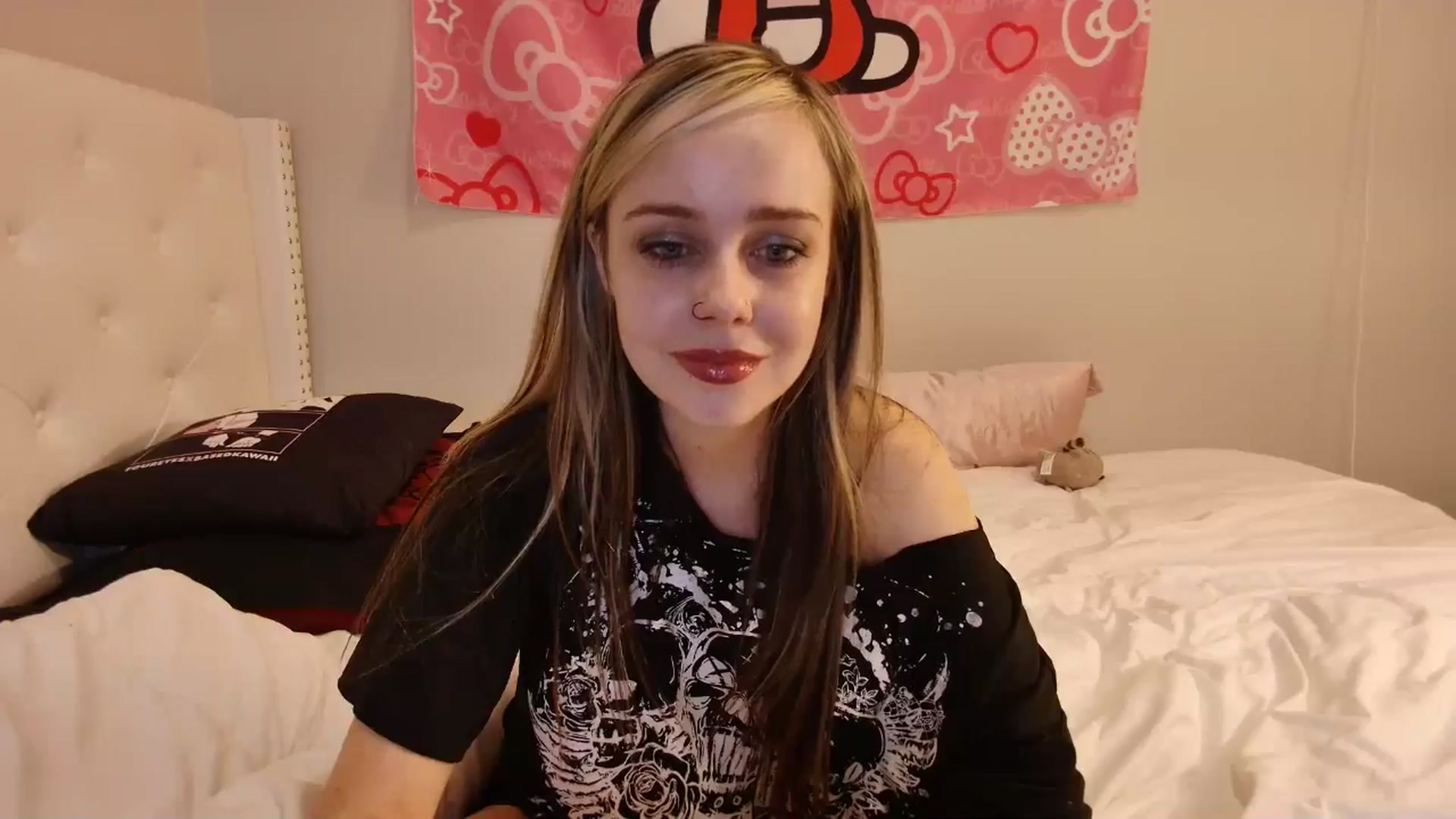 Gallery image thumbnail from lunalovelyy's myfreecams stream on, 12/25/2024, 05:41 image 13 of 20