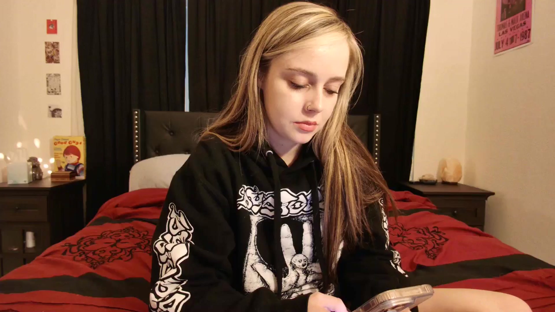 Gallery image thumbnail from lunalovelyy's myfreecams stream on, 01/08/2025, 01:57 image 1 of 20