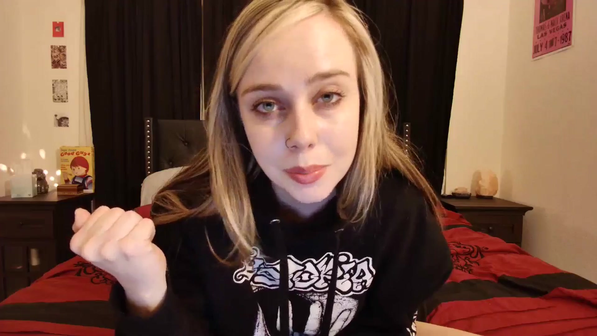 Gallery image thumbnail from lunalovelyy's myfreecams stream on, 01/08/2025, 01:57 image 13 of 20