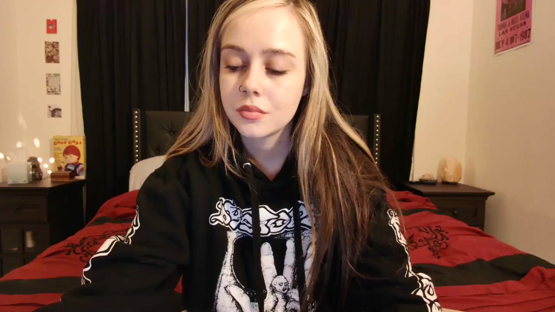 Gallery image thumbnail from lunalovelyy's myfreecams stream on, 01/08/2025, 01:57 image 3 of 20