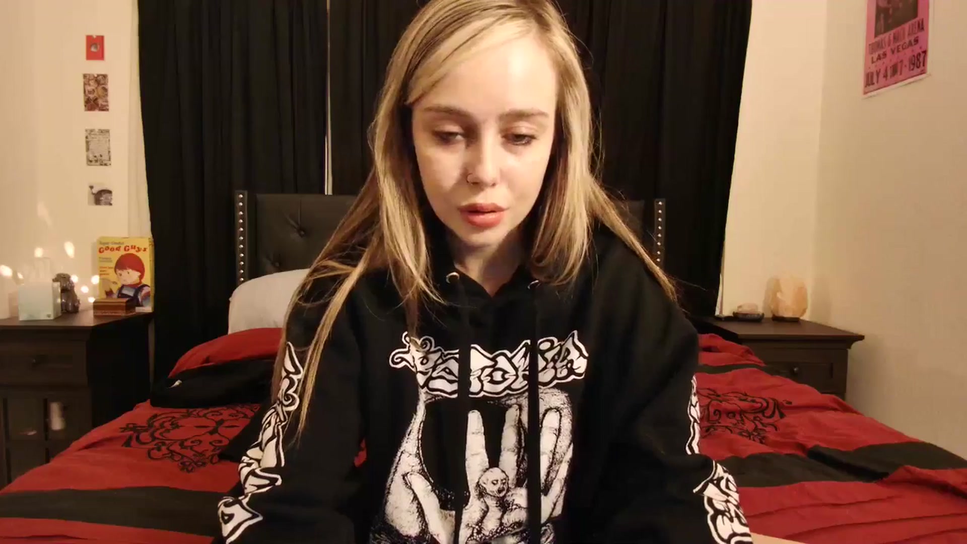 Gallery image thumbnail from lunalovelyy's myfreecams stream on, 01/08/2025, 01:57 image 14 of 20