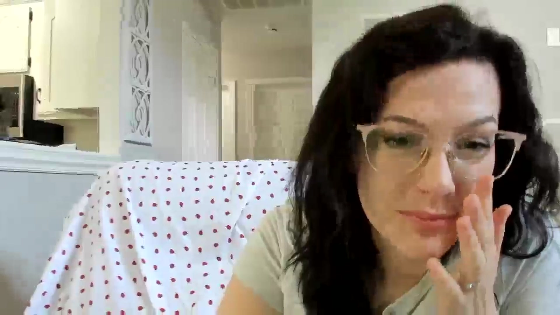 Gallery image thumbnail from luvbugv's myfreecams stream on, 03/03/2025, 17:25 image 10 of 20