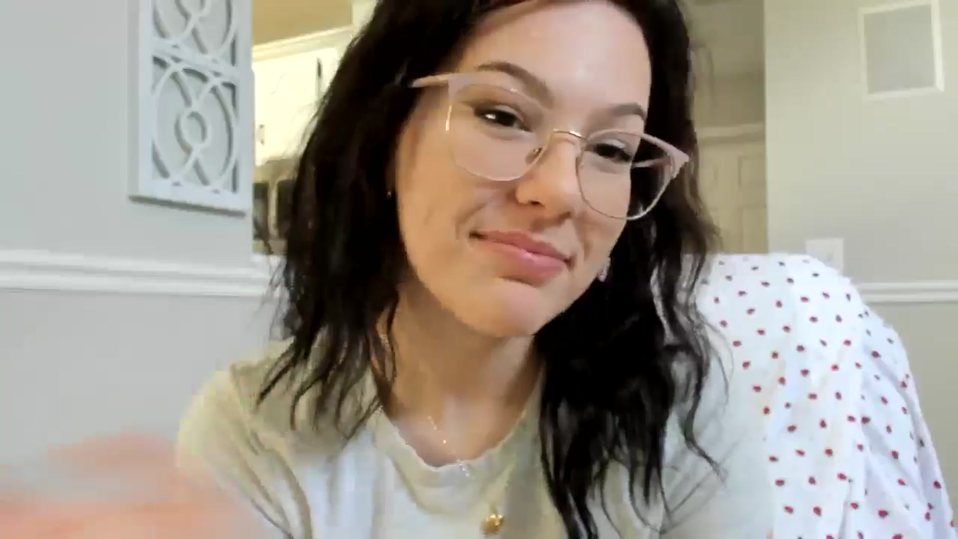Gallery image thumbnail from luvbugv's myfreecams stream on, 03/03/2025, 17:25 image 11 of 20
