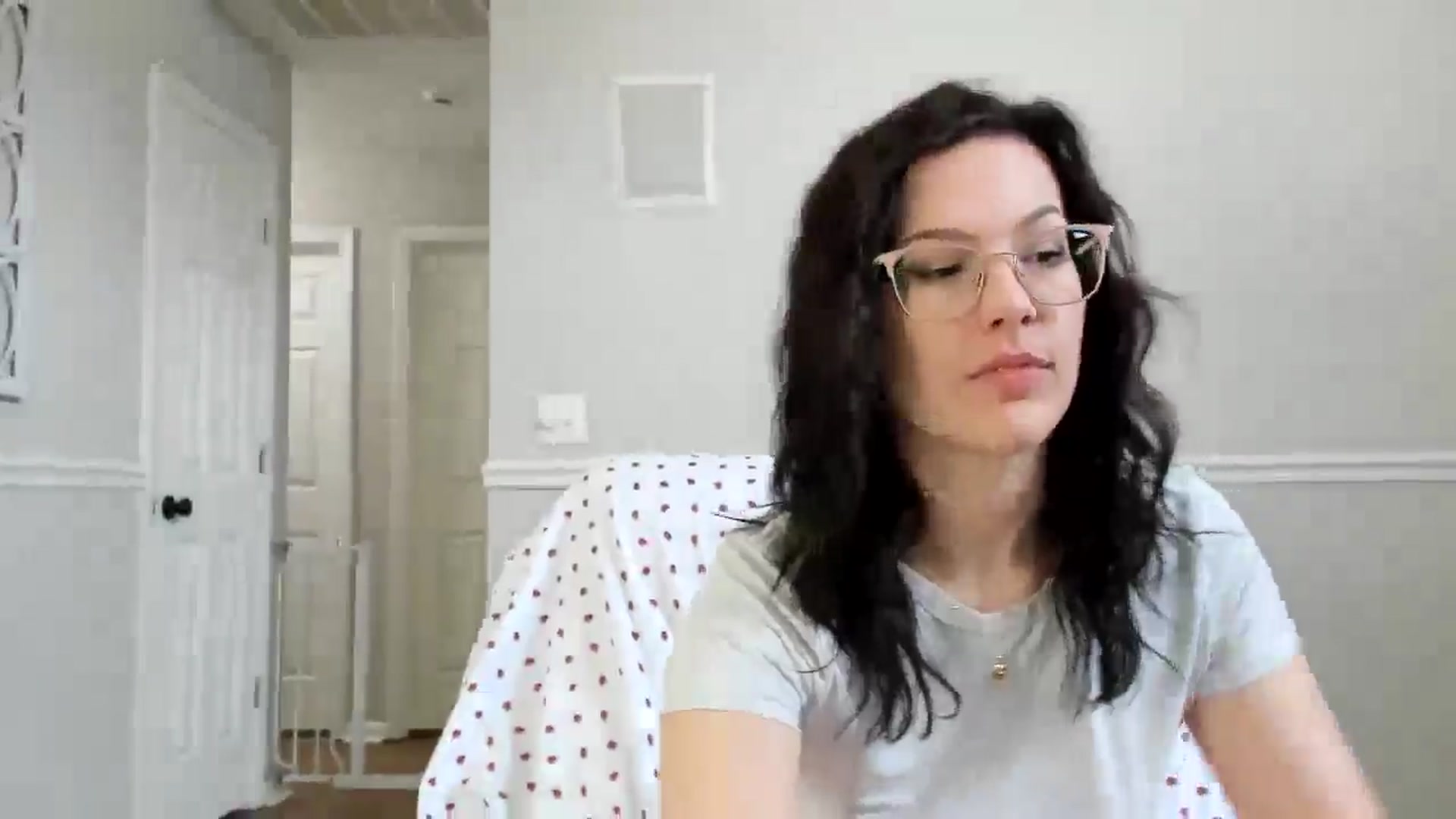 Gallery image thumbnail from luvbugv's myfreecams stream on, 03/03/2025, 19:13 image 11 of 20
