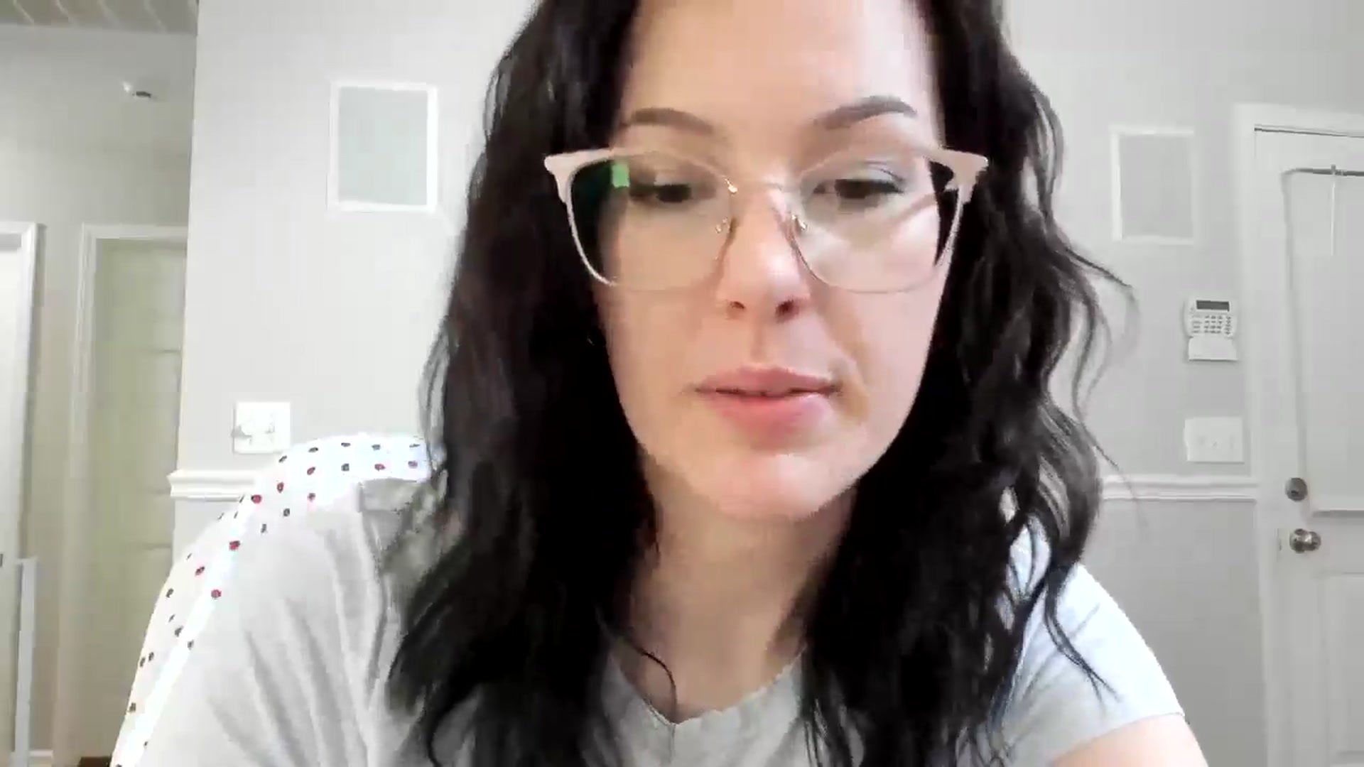 Gallery image thumbnail from luvbugv's myfreecams stream on, 03/03/2025, 19:13 image 2 of 20