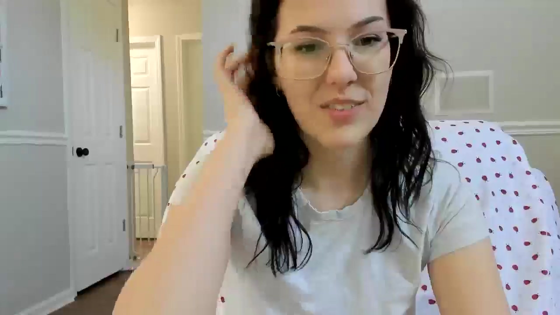 Gallery image thumbnail from luvbugv's myfreecams stream on, 03/03/2025, 20:57 image 10 of 20