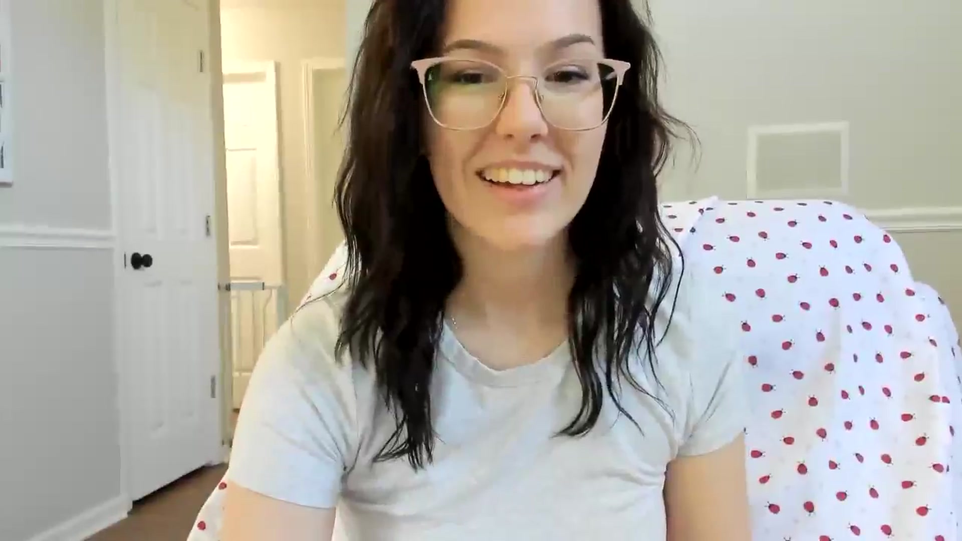 Gallery image thumbnail from luvbugv's myfreecams stream on, 03/03/2025, 20:57 image 5 of 20