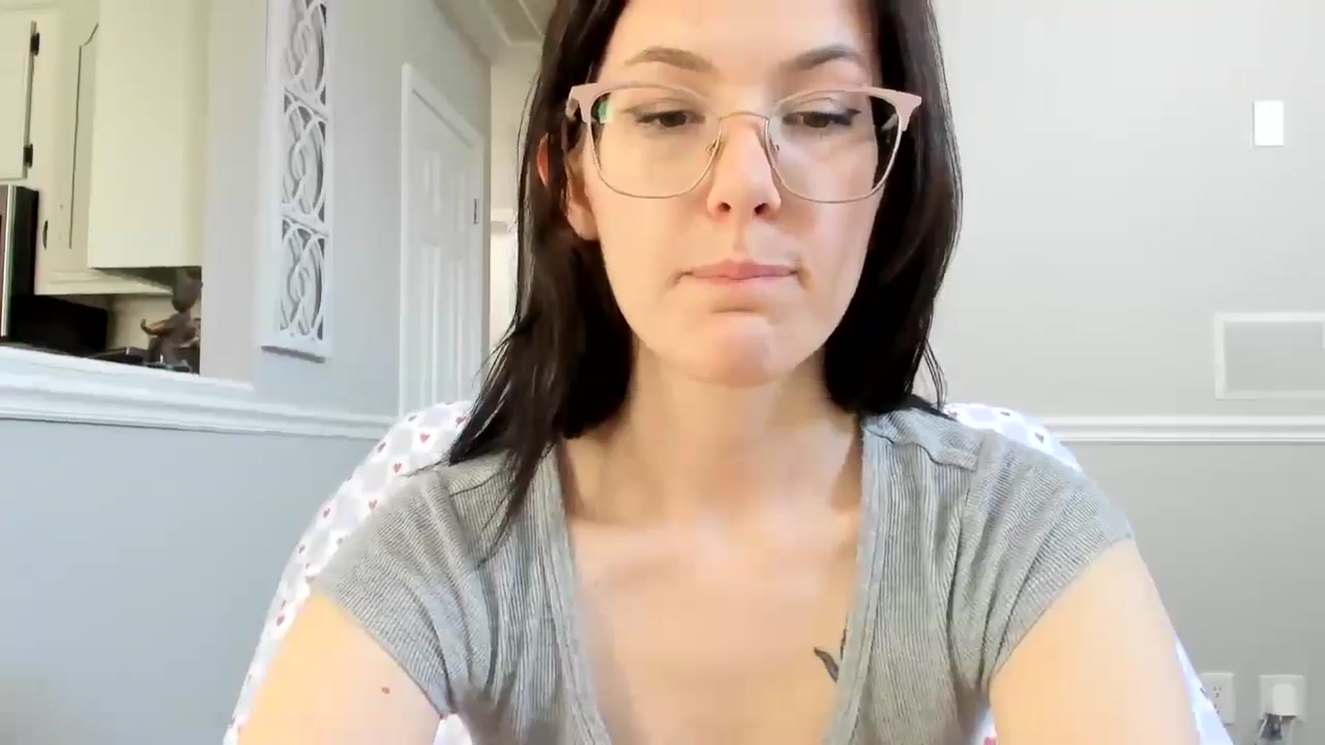 Gallery image thumbnail from luvbugv's myfreecams stream on, 03/12/2025, 18:14 image 14 of 20