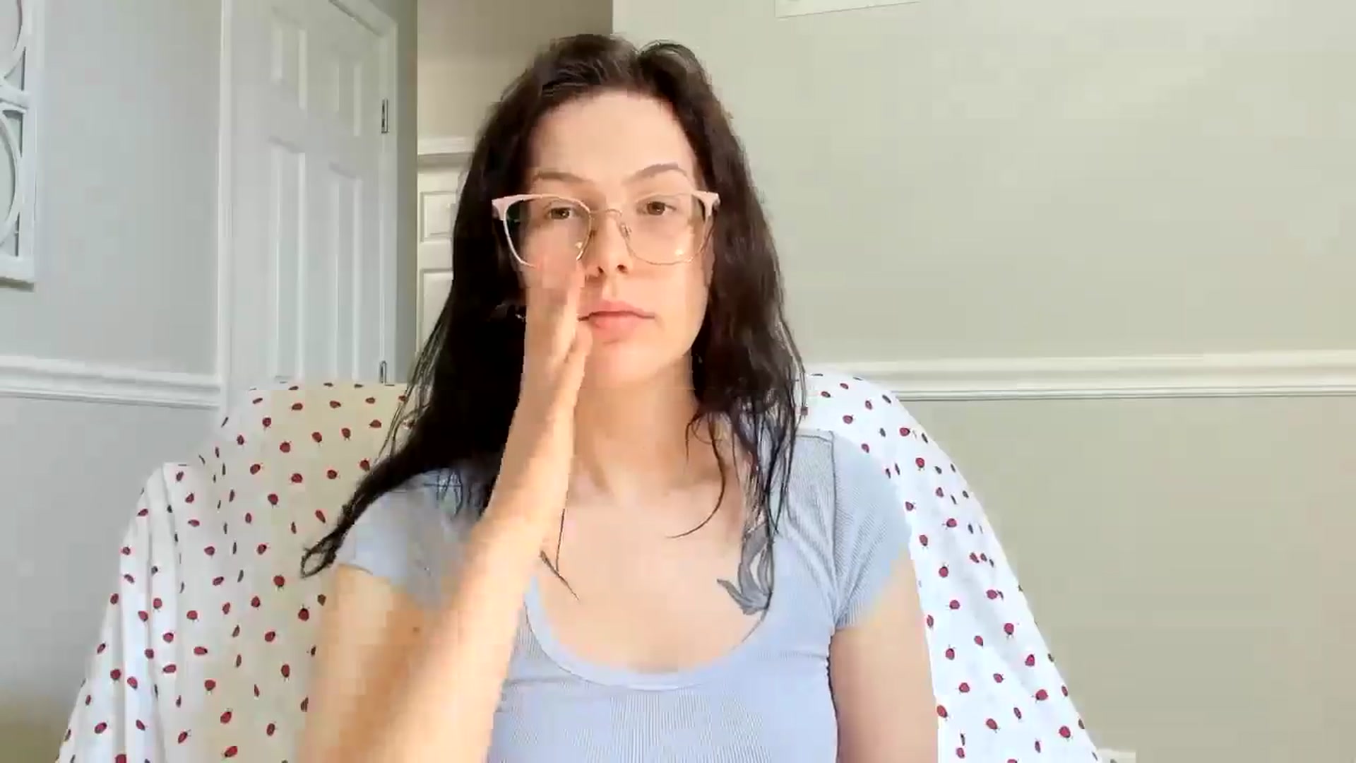 Gallery image thumbnail from luvbugv's myfreecams stream on, 04/14/2025, 15:09 image 16 of 20