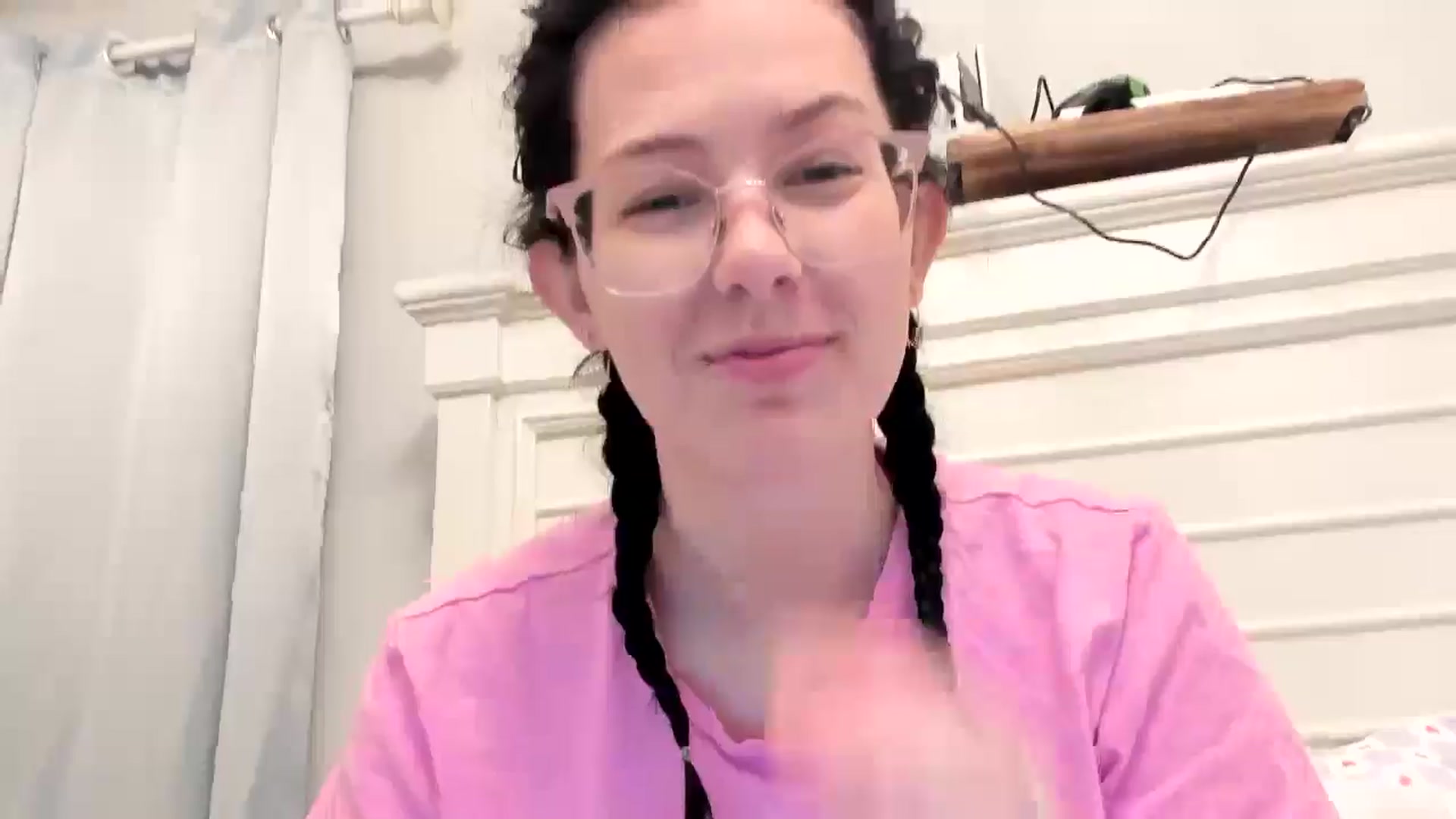 Gallery image thumbnail from luvbugv's myfreecams stream on, 04/23/2025, 14:25 image 13 of 20