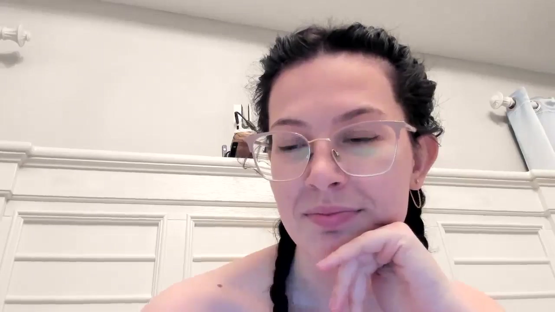 Gallery image thumbnail from luvbugv's myfreecams stream on, 04/23/2025, 15:23 image 3 of 20