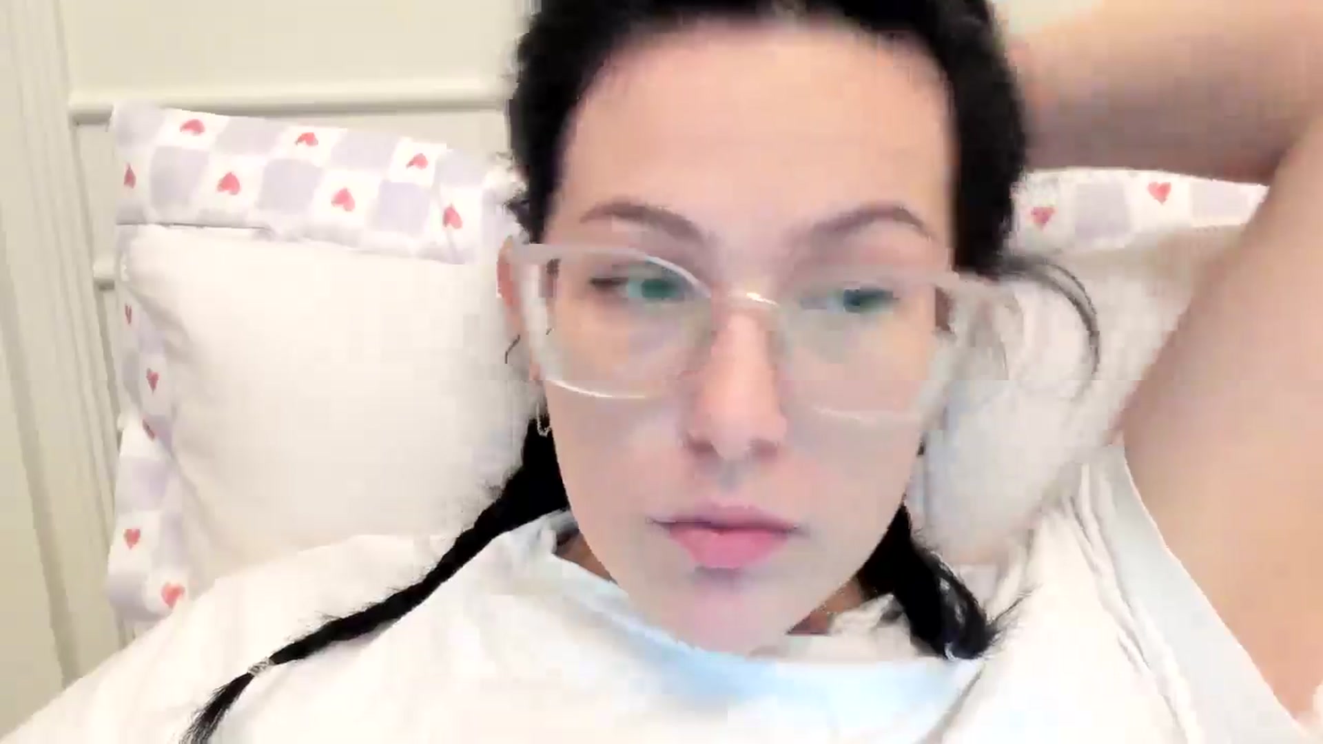 Gallery image thumbnail from luvbugv's myfreecams stream on, 04/25/2025, 15:47 image 13 of 20