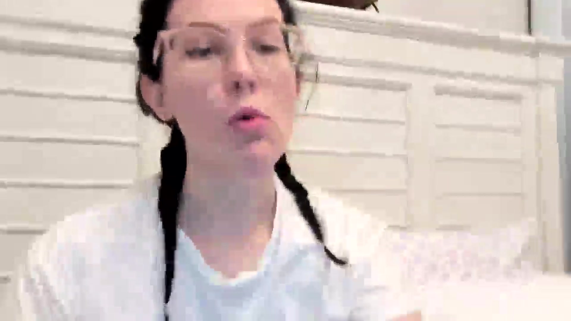 Gallery image thumbnail from luvbugv's myfreecams stream on, 04/25/2025, 15:47 image 2 of 20