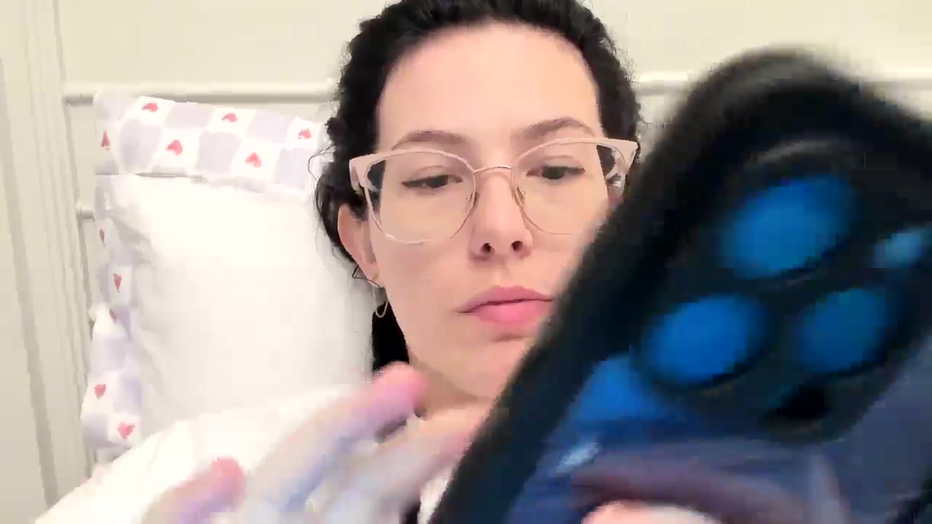 Gallery image thumbnail from luvbugv's myfreecams stream on, 04/25/2025, 15:47 image 5 of 20