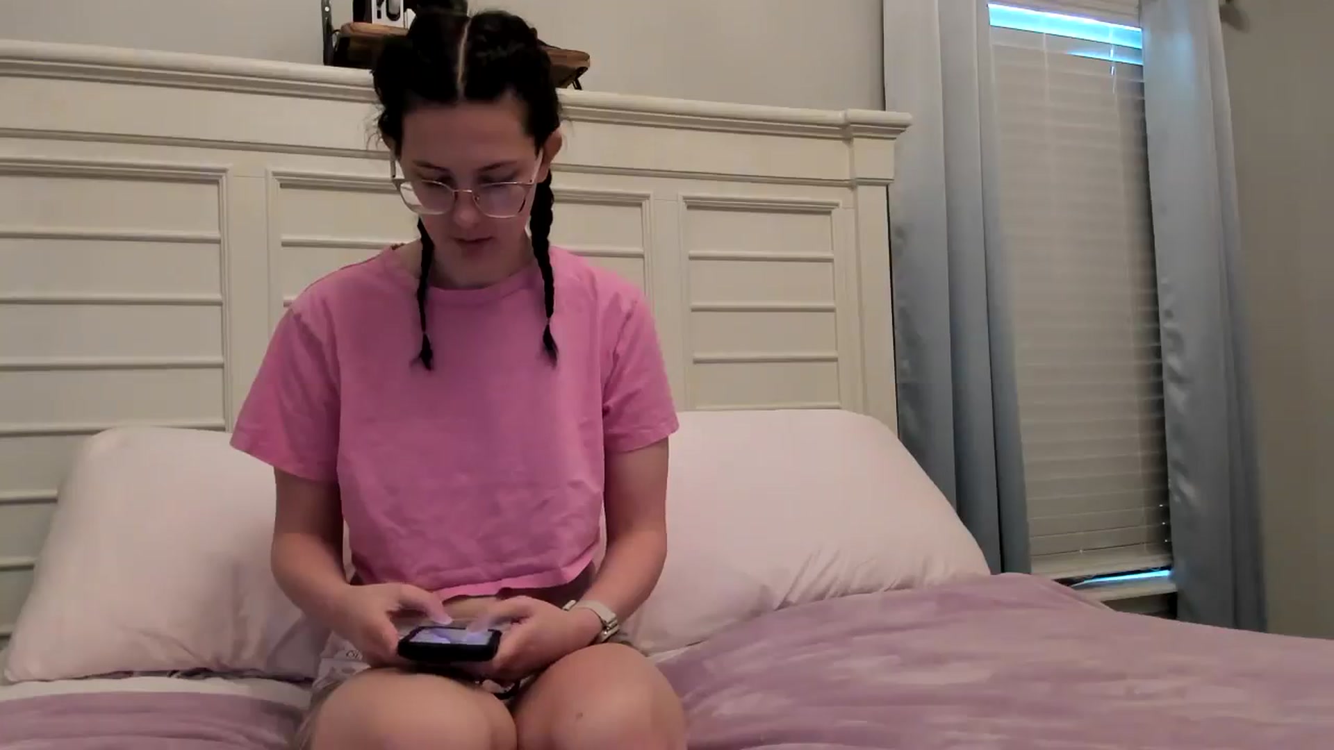 Gallery image thumbnail from luvbugv's myfreecams stream on, 05/01/2025, 15:53 image 17 of 20