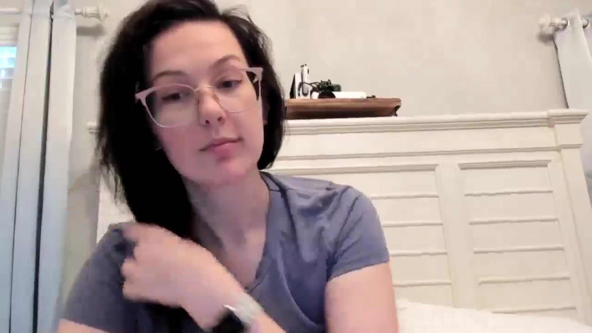 Gallery image thumbnail from luvbugv's myfreecams stream on, 05/01/2025, 18:31 image 16 of 20