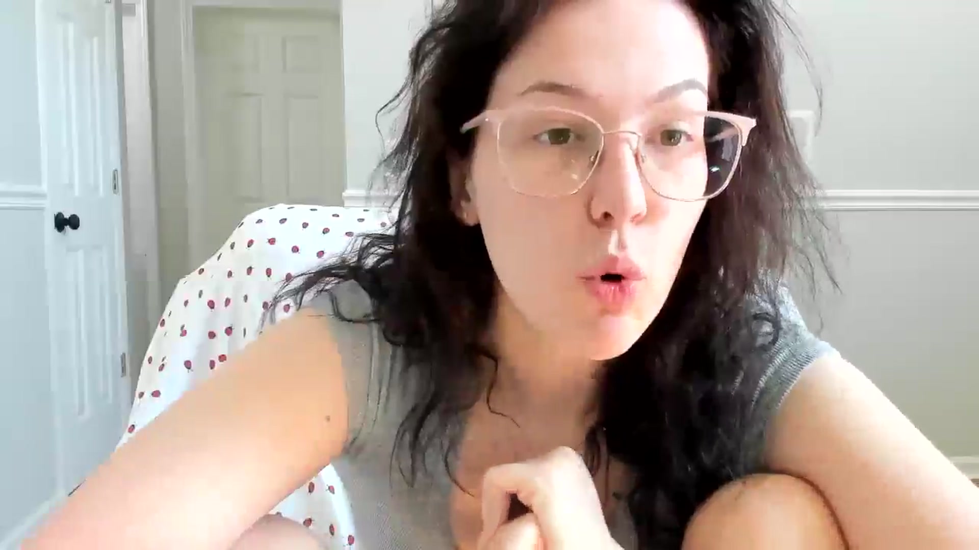 Gallery image thumbnail from luvbugv's myfreecams stream on, 07/03/2025, 14:30 image 16 of 20