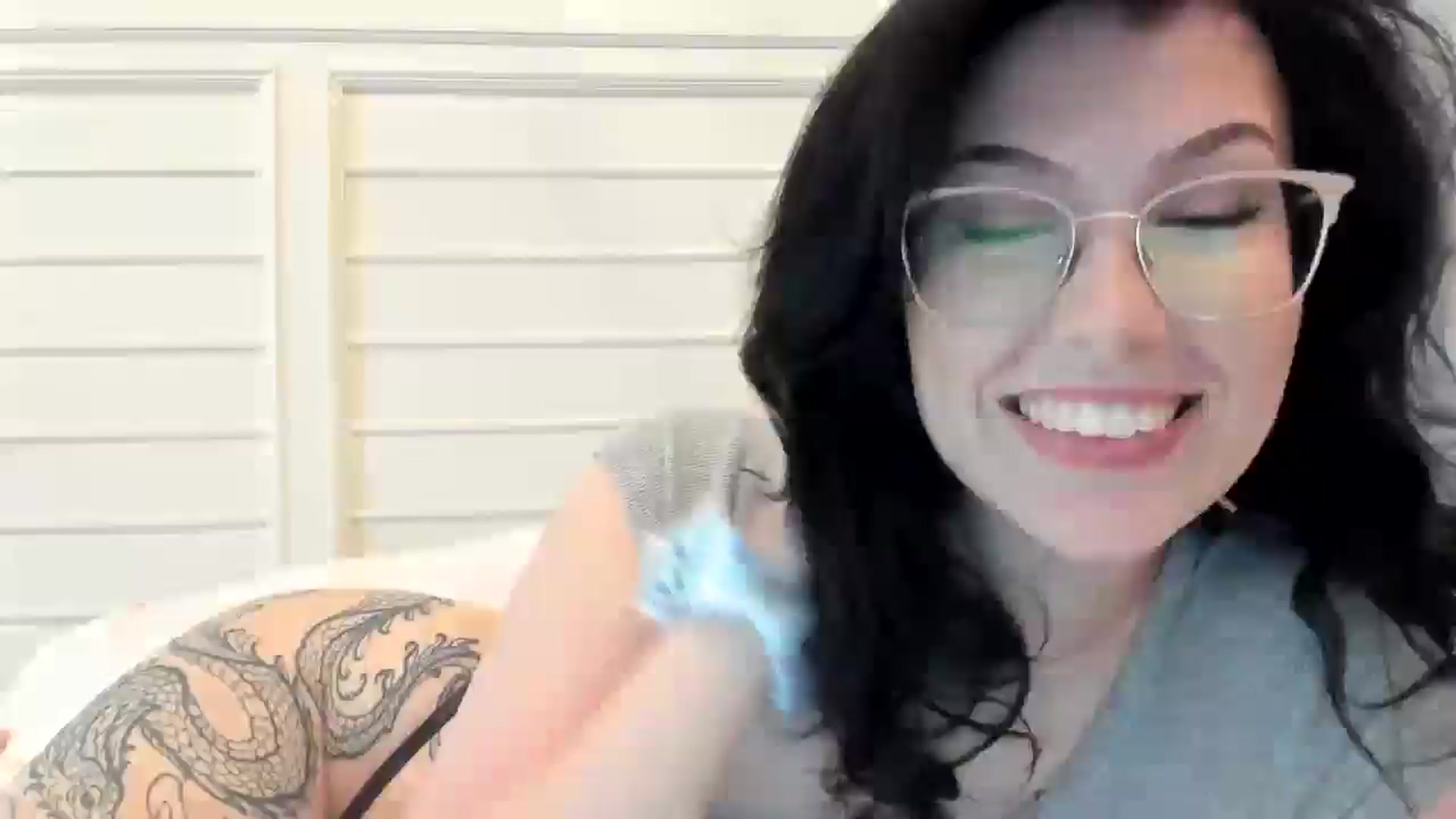 Gallery image thumbnail from luvbugv's myfreecams stream on, 07/05/2025, 19:16 image 1 of 20