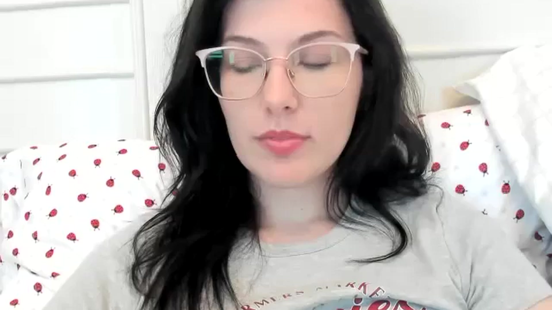 Gallery image thumbnail from luvbugv's myfreecams stream on, 07/07/2025, 18:06 image 9 of 20