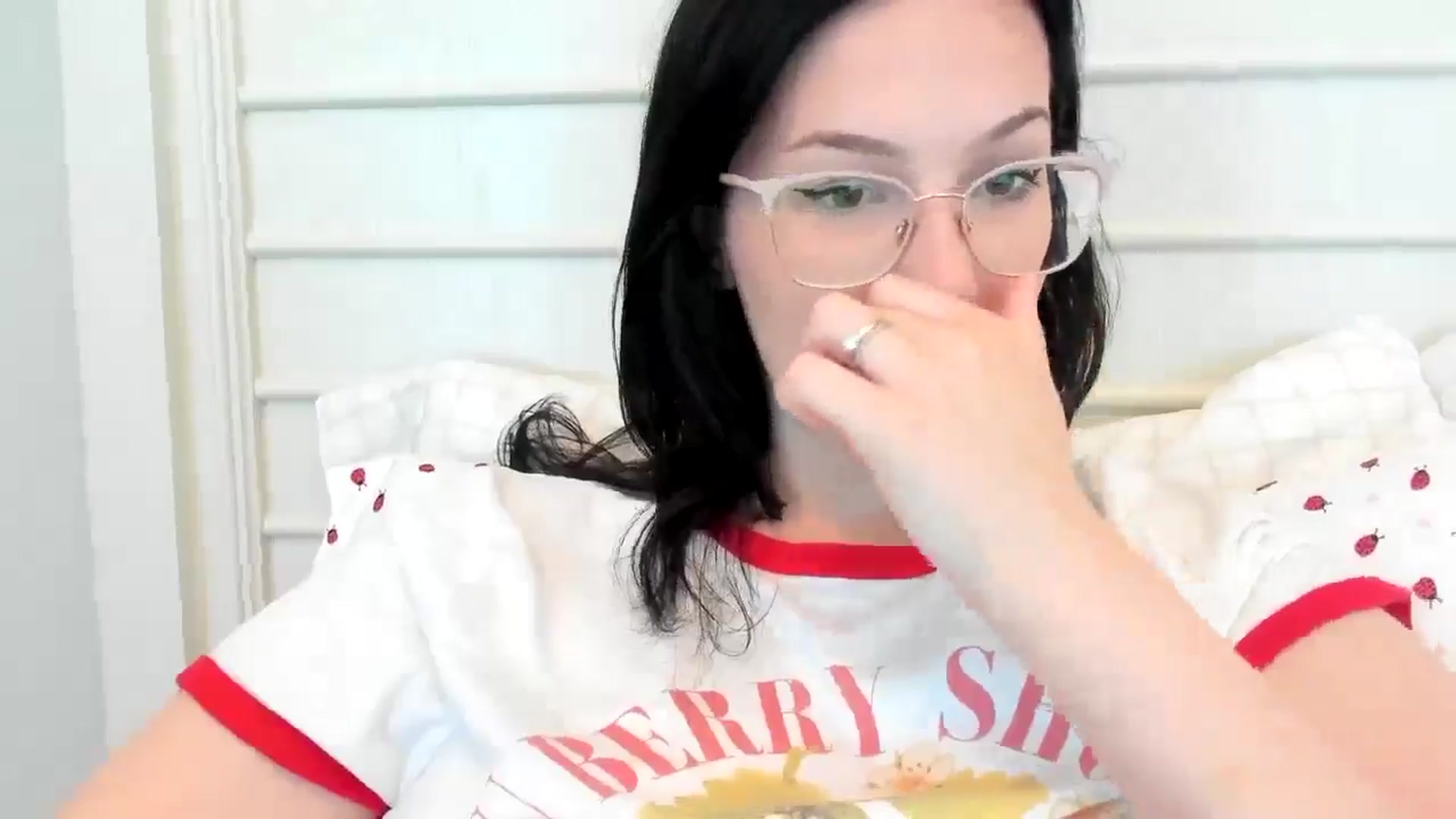 Gallery image thumbnail from luvbugv's myfreecams stream on, 07/08/2025, 16:48 image 7 of 20