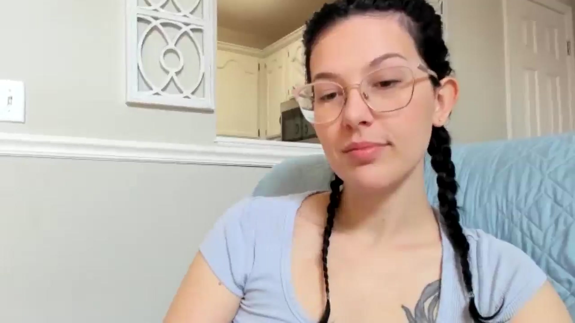Gallery image thumbnail from luvbugv's myfreecams stream on, 07/10/2025, 14:24 image 18 of 20