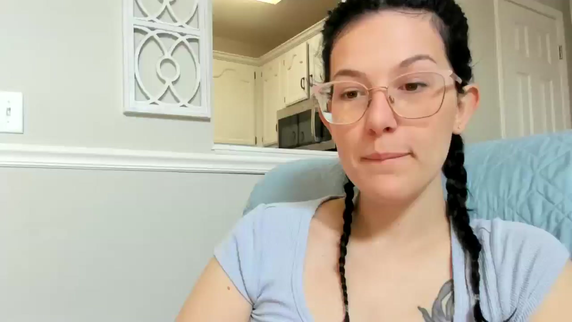 Gallery image thumbnail from luvbugv's myfreecams stream on, 07/10/2025, 14:24 image 19 of 20