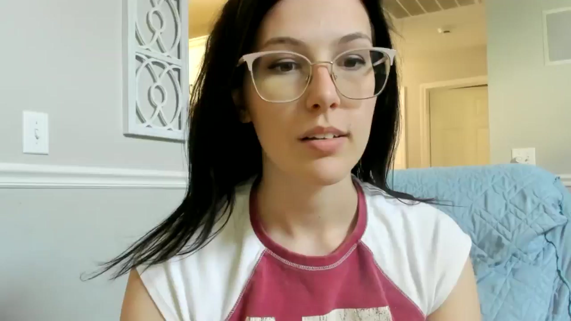 Gallery image thumbnail from luvbugv's myfreecams stream on, 07/26/2025, 17:07 image 15 of 20