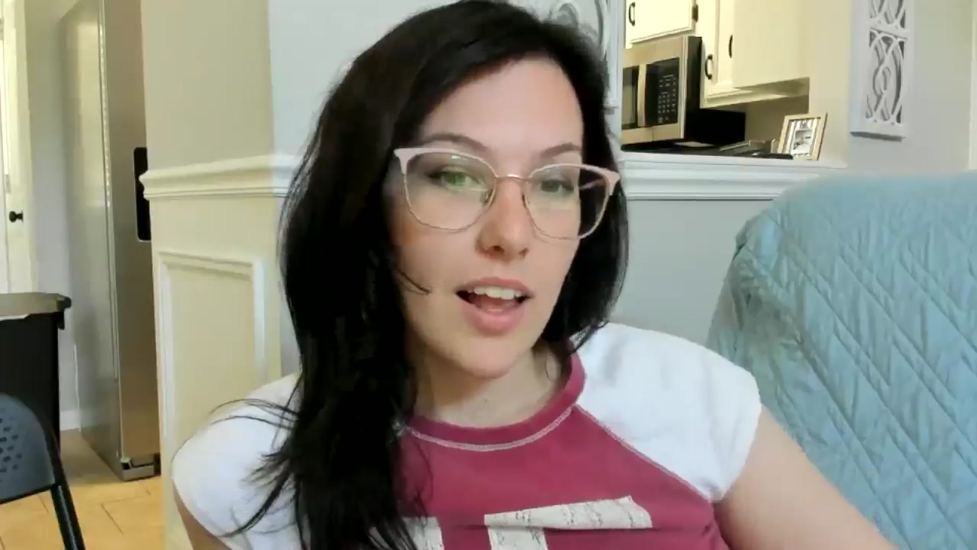 Gallery image thumbnail from luvbugv's myfreecams stream on, 07/26/2025, 17:07 image 12 of 20