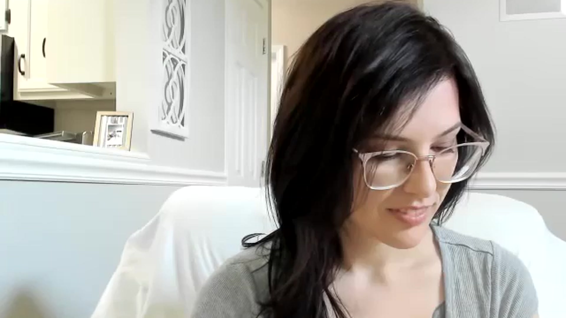 Gallery image thumbnail from luvbugv's myfreecams stream on, 08/01/2025, 17:22 image 12 of 20