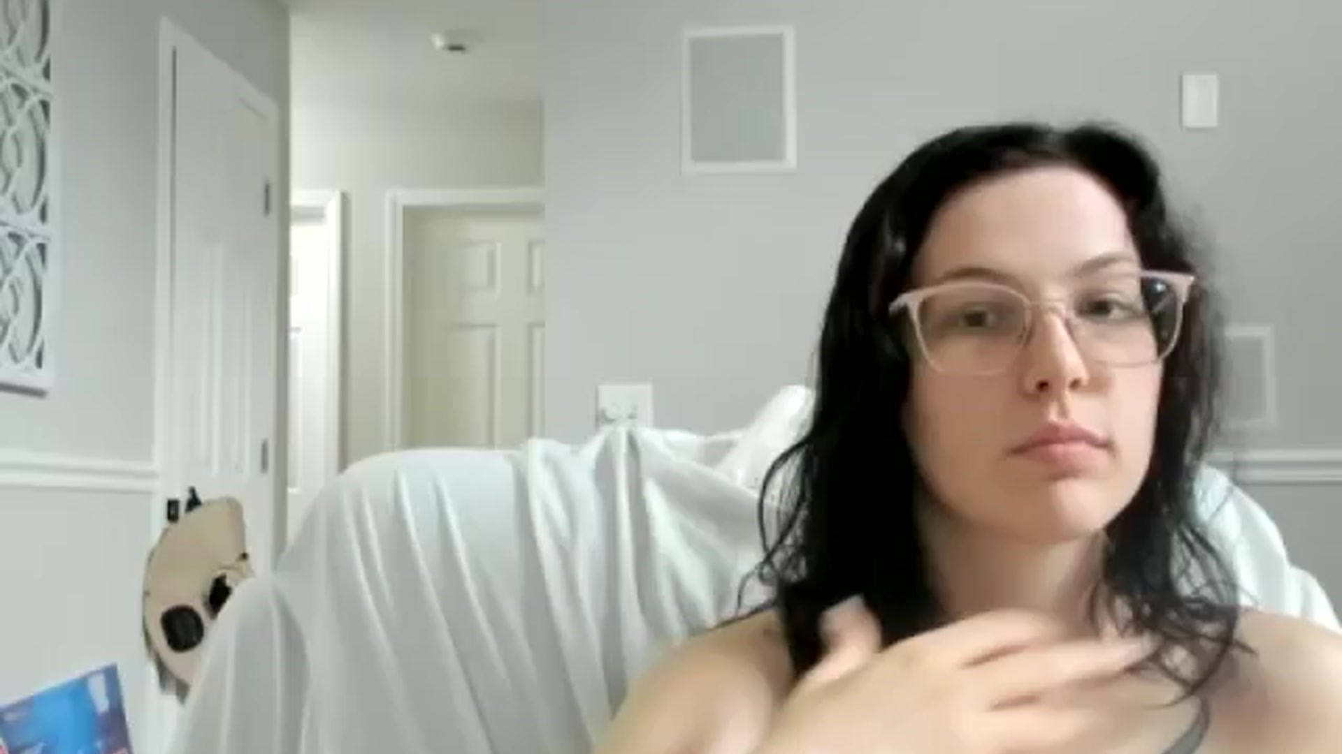 Gallery image thumbnail from luvbugv's myfreecams stream on, 08/08/2025, 17:01 image 13 of 20