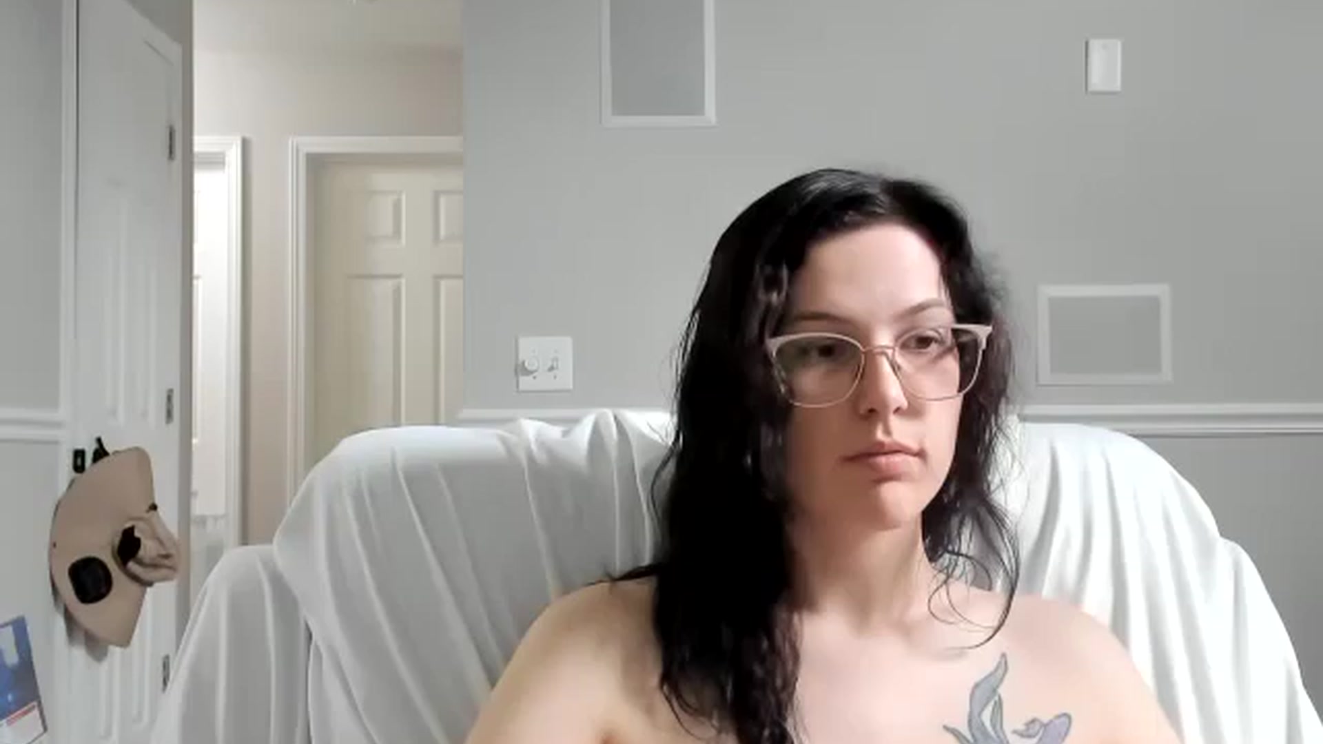 Gallery image thumbnail from luvbugv's myfreecams stream on, 08/08/2025, 17:01 image 17 of 20