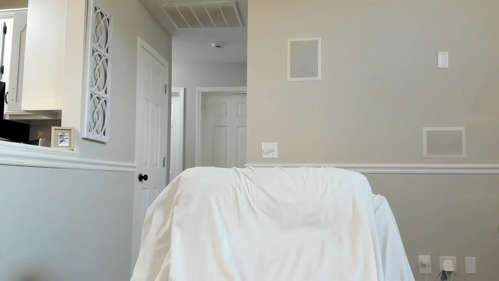 Gallery image thumbnail from luvbugv's myfreecams stream on, 08/21/2025, 12:02 image 13 of 20