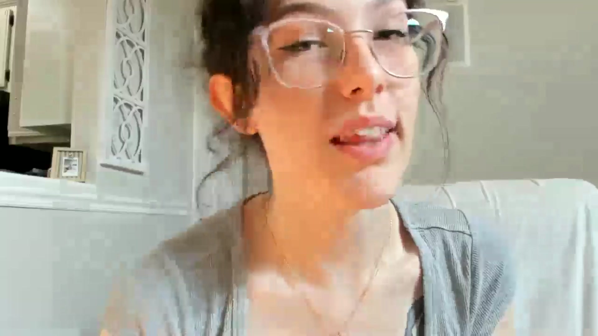 Gallery image thumbnail from luvbugv's myfreecams stream on, 08/21/2025, 13:49 image 18 of 20