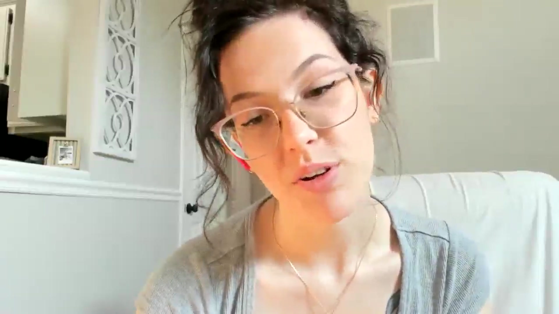 Gallery image thumbnail from luvbugv's myfreecams stream on, 08/21/2025, 13:49 image 15 of 20