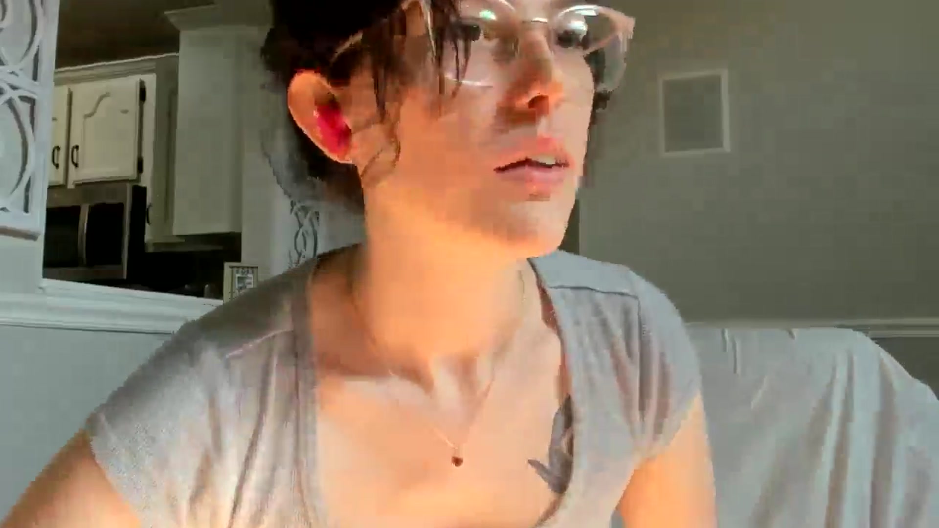 Gallery image thumbnail from luvbugv's myfreecams stream on, 08/21/2025, 13:49 image 12 of 20