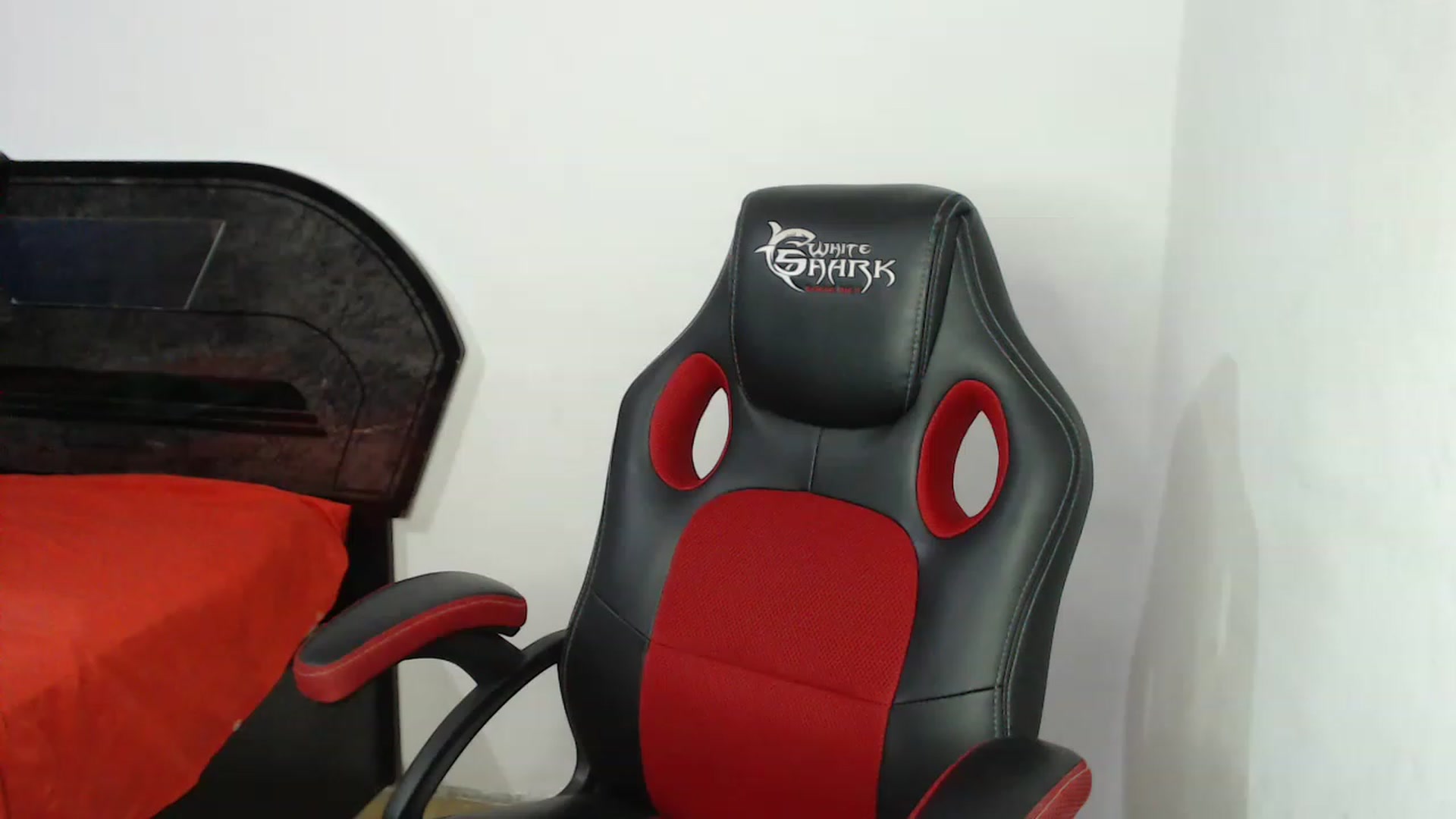 Gallery image thumbnail from lww_lww's myfreecams stream on, 11/18/2022, 14:57 image 6 of 20