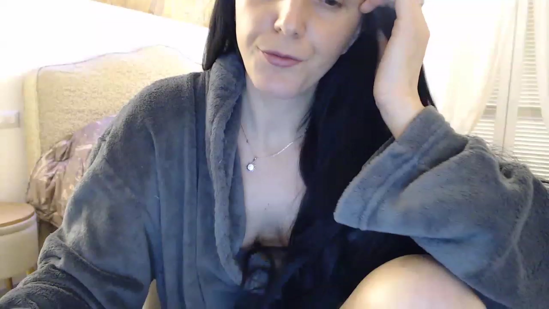 Gallery image thumbnail from lww_lww's myfreecams stream on, 12/18/2022, 13:02 image 10 of 20