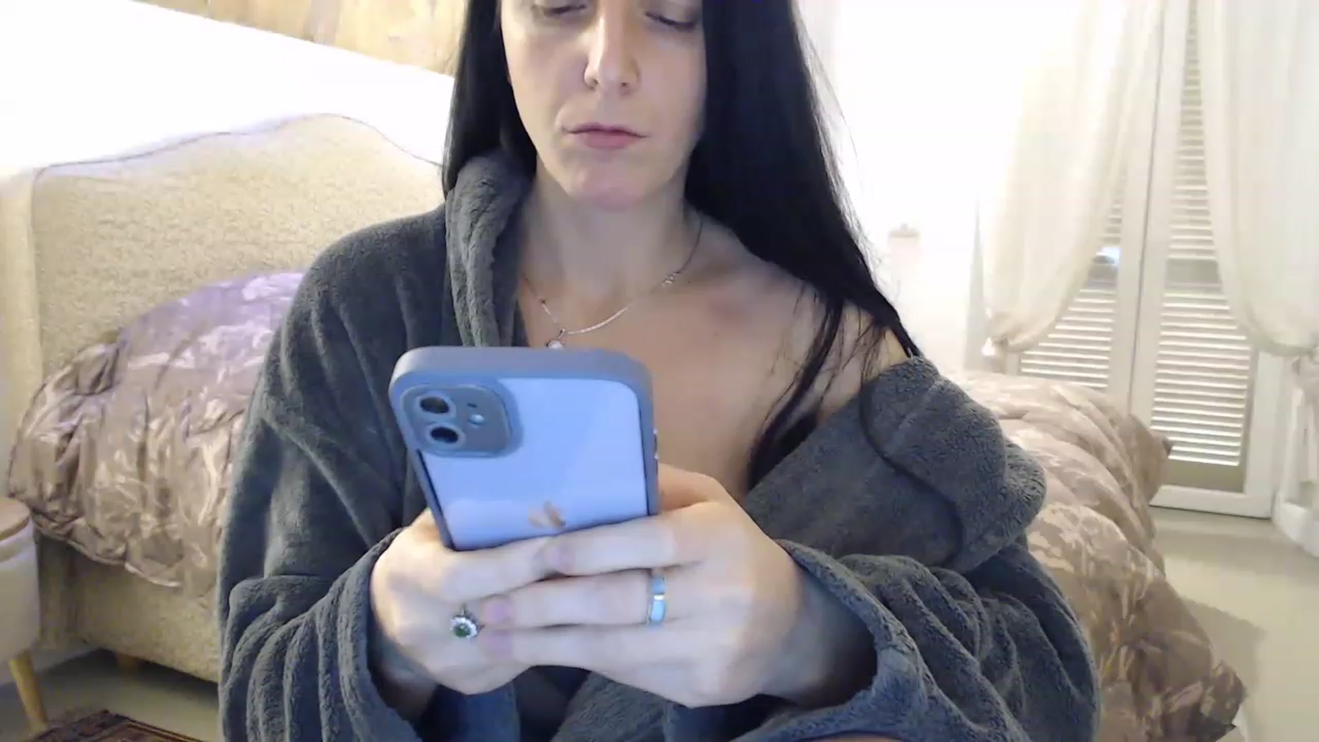 Gallery image thumbnail from lww_lww's myfreecams stream on, 12/18/2022, 13:02 image 18 of 20