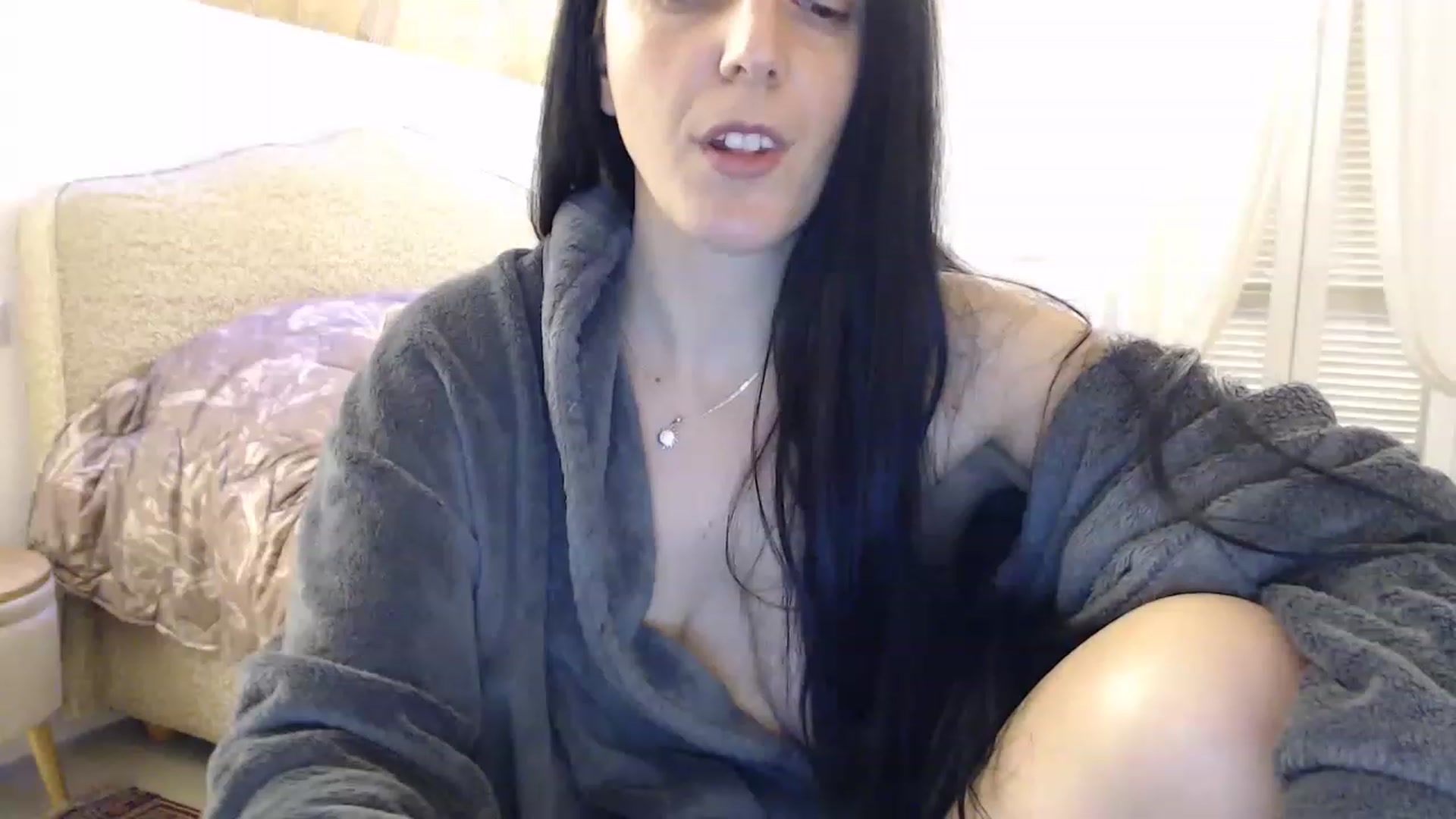 Gallery image thumbnail from lww_lww's myfreecams stream on, 12/18/2022, 13:02 image 16 of 20