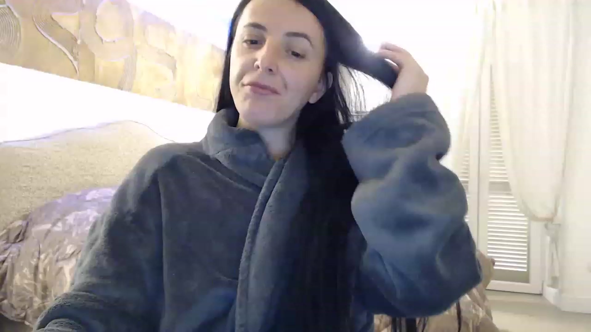 Gallery image thumbnail from lww_lww's myfreecams stream on, 12/18/2022, 13:02 image 1 of 20