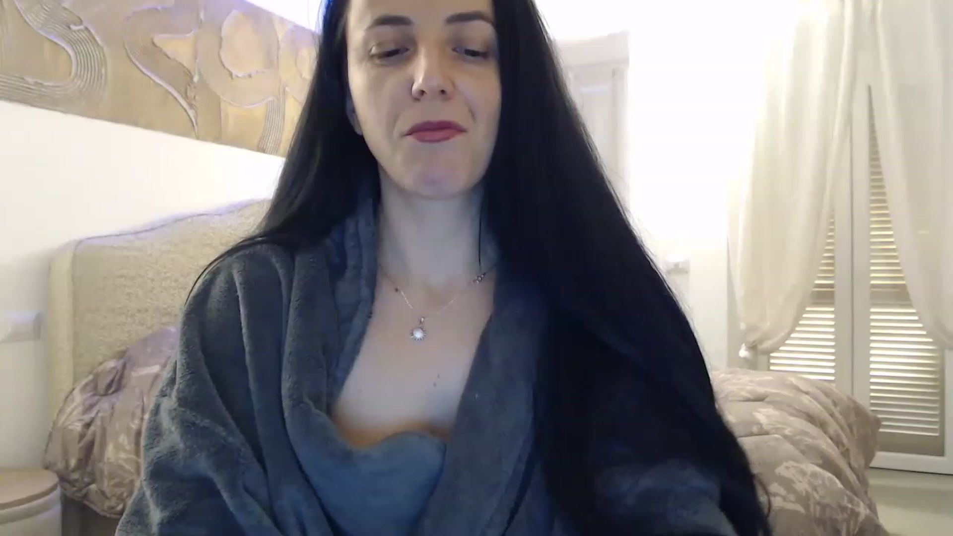 Gallery image thumbnail from lww_lww's myfreecams stream on, 12/18/2022, 15:02 image 4 of 20