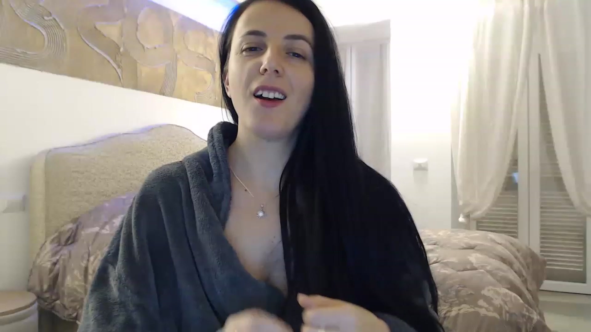 Gallery image thumbnail from lww_lww's myfreecams stream on, 12/18/2022, 15:02 image 19 of 20