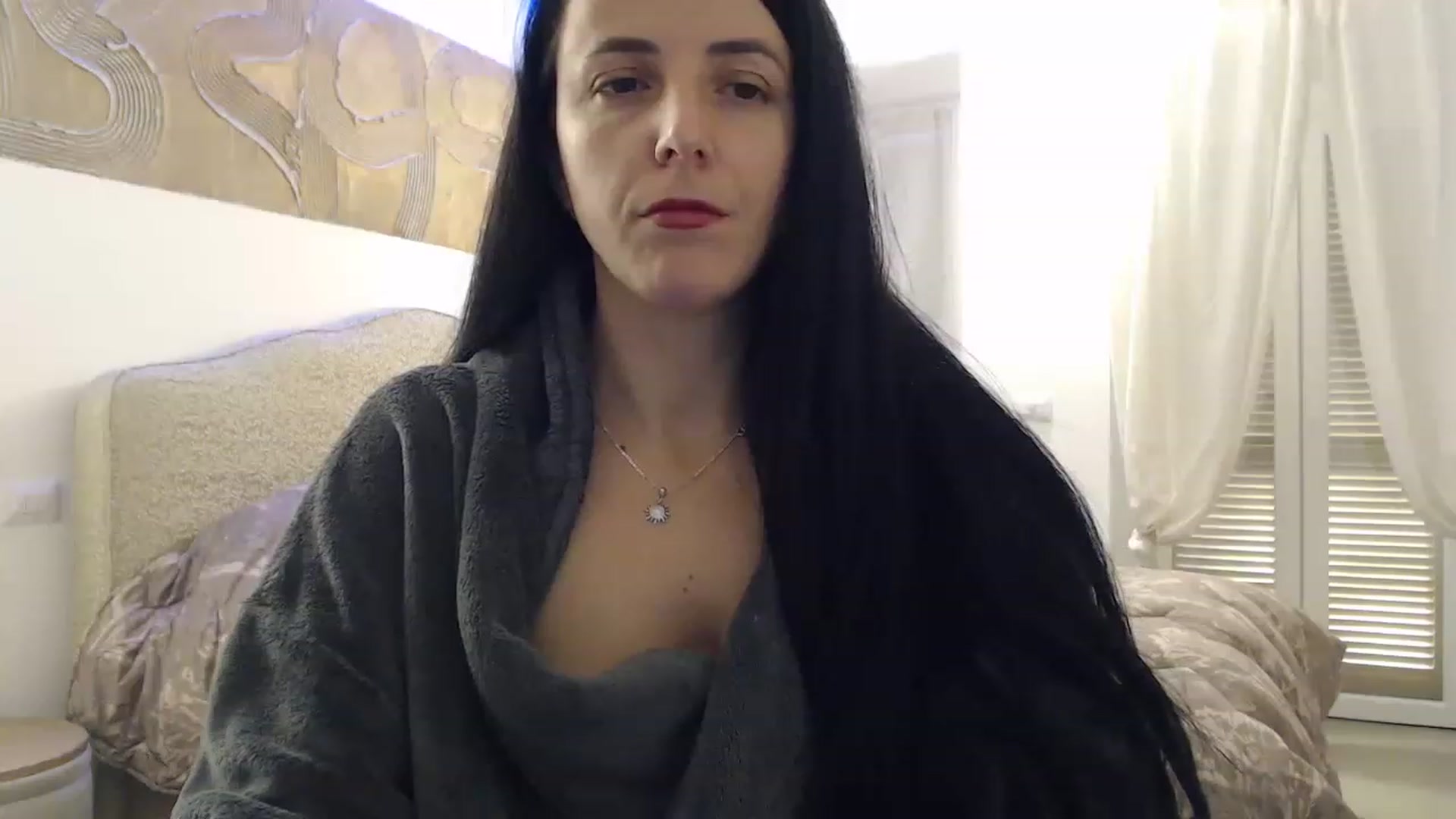 Gallery image thumbnail from lww_lww's myfreecams stream on, 12/18/2022, 15:02 image 2 of 20