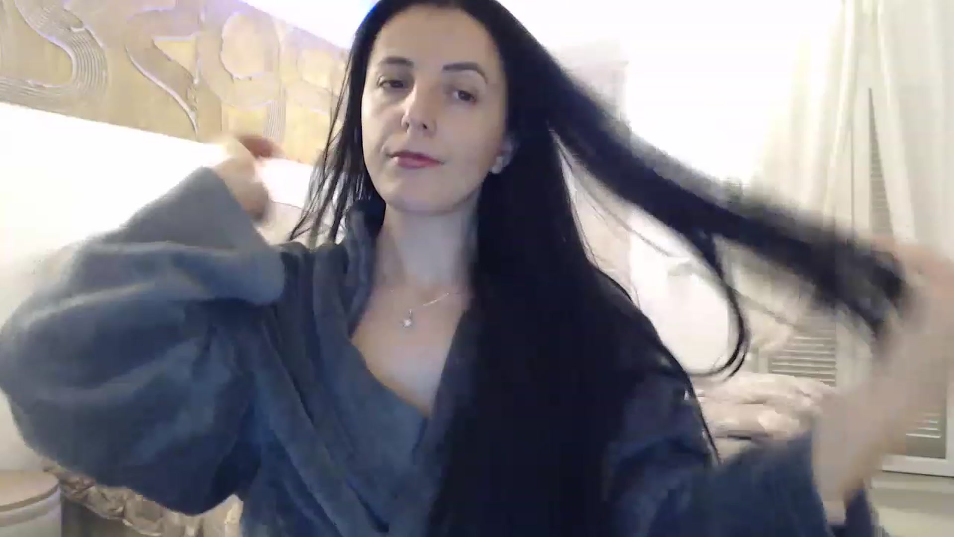 Gallery image thumbnail from lww_lww's myfreecams stream on, 12/18/2022, 15:02 image 8 of 20