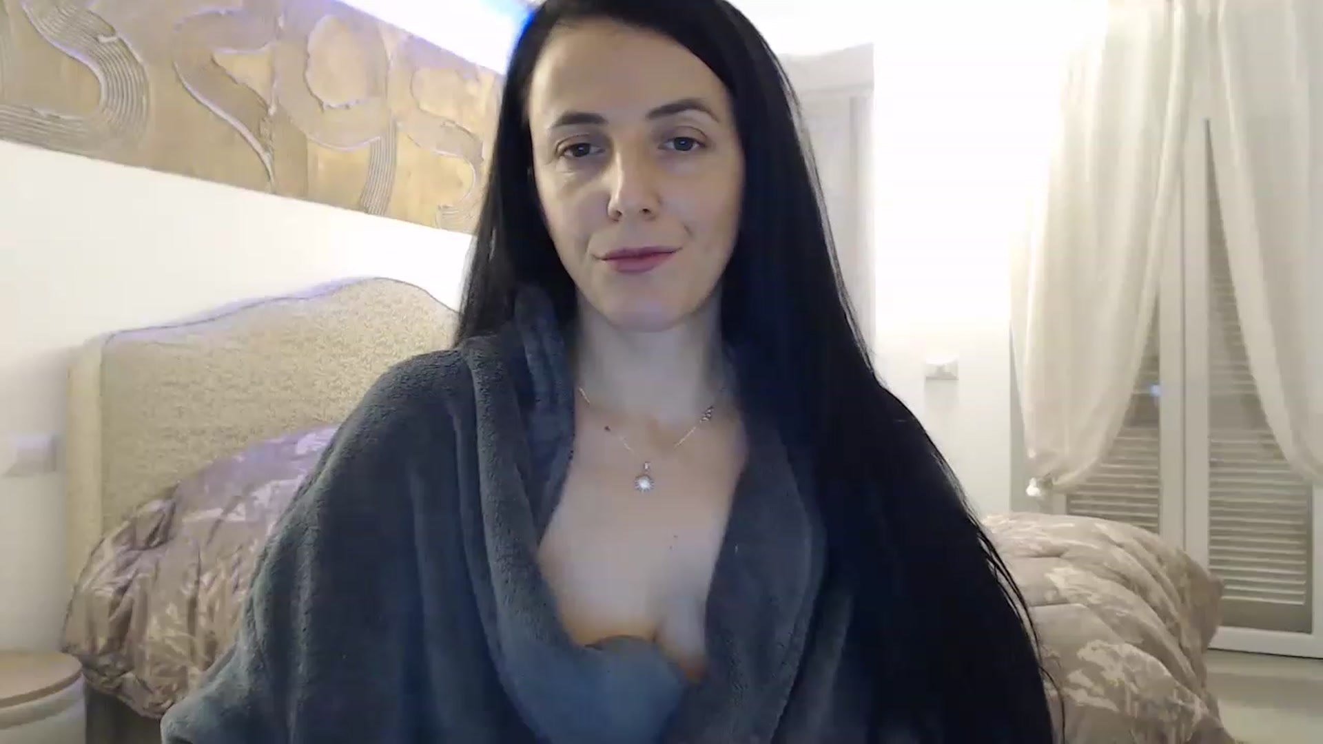 Gallery image thumbnail from lww_lww's myfreecams stream on, 12/18/2022, 15:02 image 18 of 20